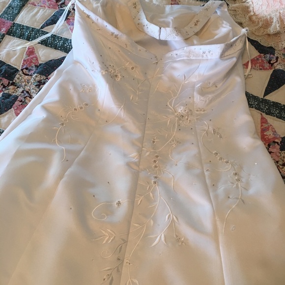 Beautiful Bridal Gown & Shawl - white - Picture 3 of 10